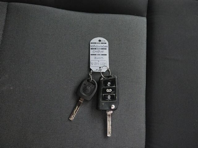 Volkswagen CRAFTER 2.0TDI 140PK L3H3 | 3000Kg Trekhaak Afneembaar | Camera | Airco | Betimmering | 3-Persoons