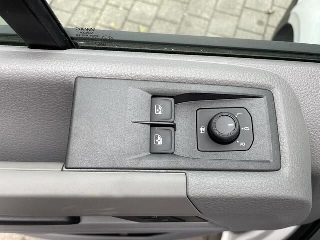 Volkswagen CRAFTER 35 T.G. (50) 2.0 TDI L3 Enkele cabine Dubbel lucht Highline EURO VI RWD | 3500 kg aanhangergewicht | Navigatie | LED Koplampen