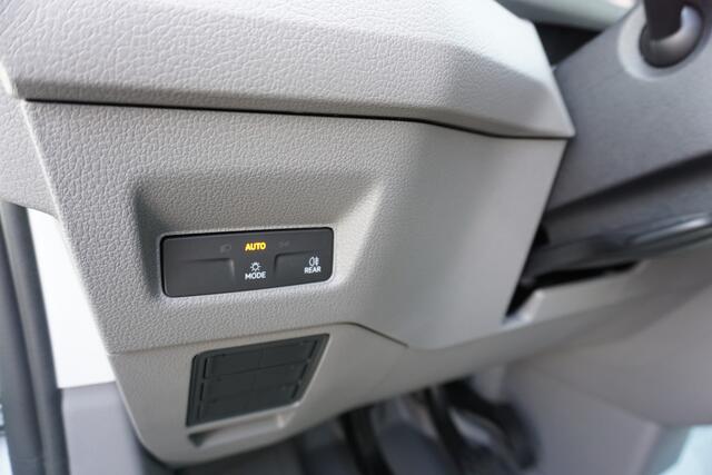Volkswagen CRAFTER 35 | 2.0 TDI | Pick-UP DC | FACELIFT | 7 Zitplaatsen | Airco | PDC | Trekhaak