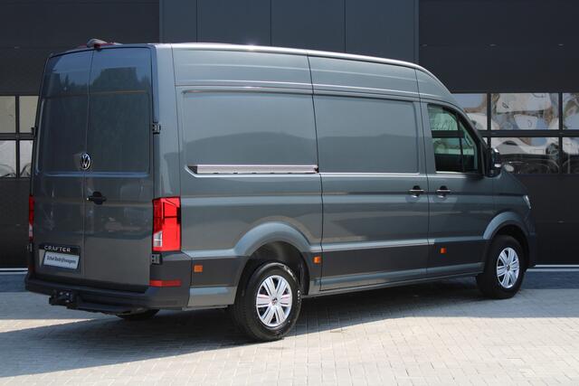 Volkswagen CRAFTER 35 2.0 TDI L3H3 177pk - Facelift - 2x Schuifdeur - Navigatie - LED - Geveerde stoel - Virtual cockpit - Camera - Trekhaak - Stoelverwarming - Rijklaar