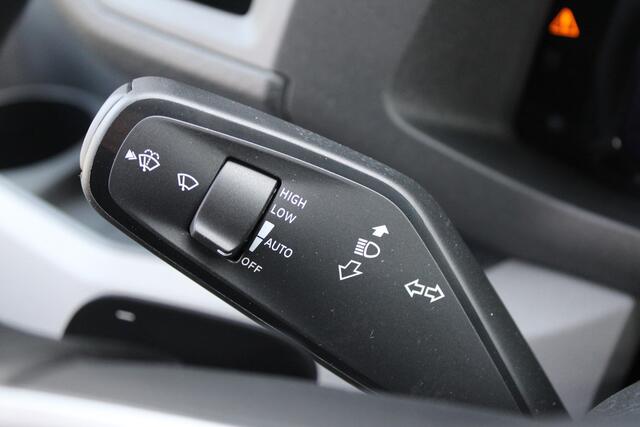 Volkswagen CRAFTER 35 2.0 TDI L3H3 177pk - Facelift - 2x Schuifdeur - Navigatie - LED - Geveerde stoel - Virtual cockpit - Camera - Trekhaak - Stoelverwarming - Rijklaar