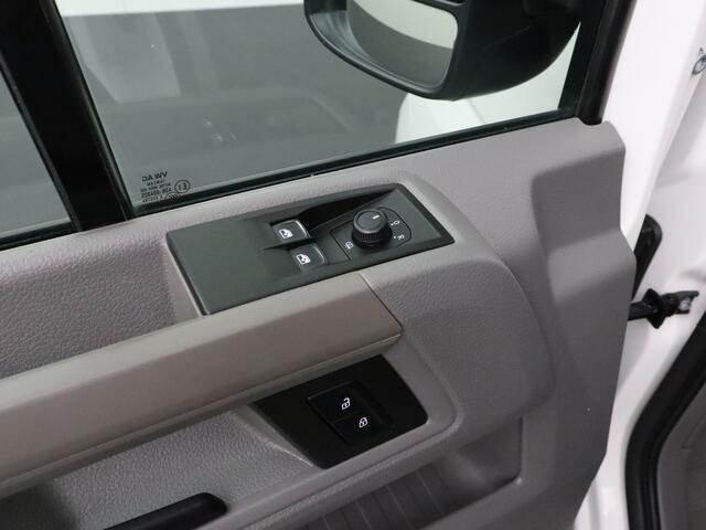 Volkswagen CRAFTER 2.0TDI L3H3 | Navigatie | Camera | Airco | Cruise | 3-Persoons