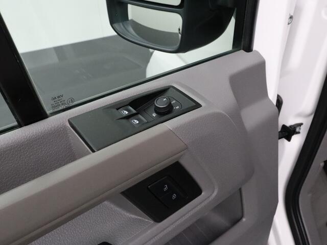 Volkswagen CRAFTER 2.0TDI 140PK DSG Automaat L3H3 | Kastinrichting | Navigatie | Camera | Airco | Cruise
