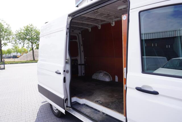 Volkswagen CRAFTER 2.0 TDI L3H3 177PK EURO 6 - Airco - Navi - Cruise - PDC - ¤16.900,- Excl.