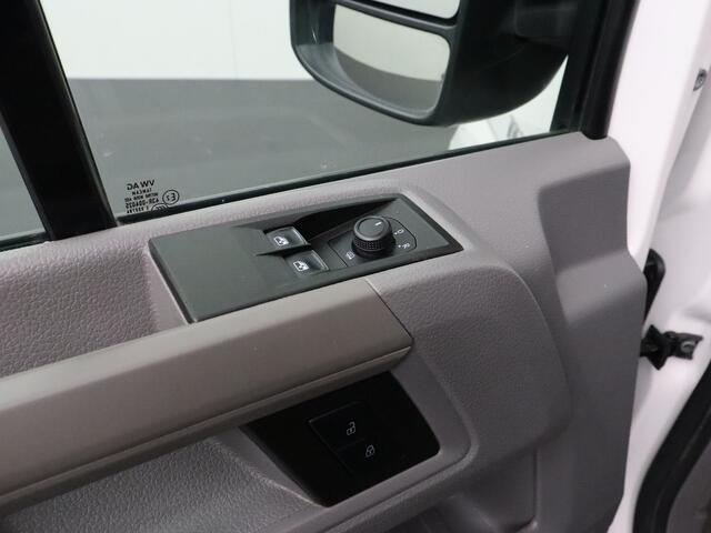 Volkswagen CRAFTER 2.0TDI 140PK DSG Automaat L3H3 | Camera | 3-Persoons | Betimmering | Airco | Cruise