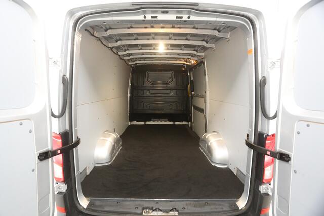 Volkswagen CRAFTER 35 2.0 TDI L3H2 Airco Carplay Cruise Navigatie PDC 3 Persoons