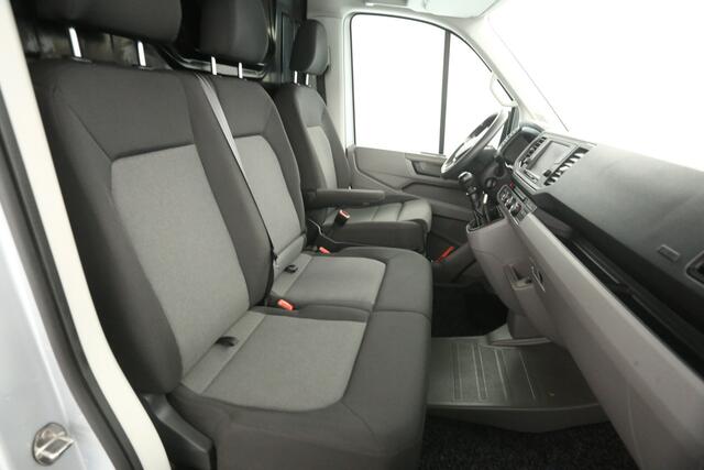 Volkswagen CRAFTER 35 2.0 TDI L3H2 Airco Carplay Cruise Navigatie PDC 3 Persoons