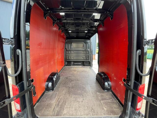 Volkswagen CRAFTER 30 2.0 TDI DSG 177pk L3H3 LED / Camera / Massage