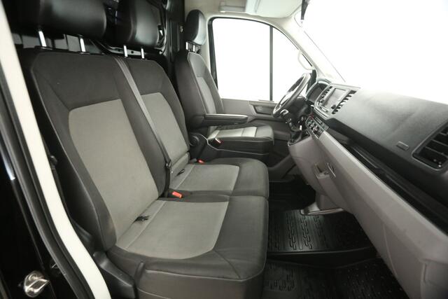 Volkswagen CRAFTER 30 2.0 TDI L3H2 141PK 3000KG Trekgew. Trekhaak Airco Carplay LED Navi 3 Persoons PDC