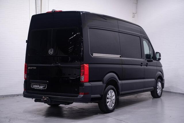 Volkswagen CRAFTER 2.0 TDI 140 pk L3H3 Highline Navi, Trekhaak, NAP LED Koplampen, PDC V+A, Camera, Slechts 50 dkm!!