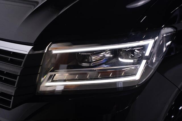 Volkswagen CRAFTER 2.0 TDI 140 pk L3H3 Highline Navi, Trekhaak, NAP LED Koplampen, PDC V+A, Camera, Slechts 50 dkm!!