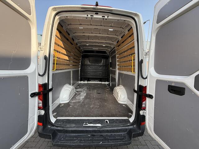 Volkswagen CRAFTER 35 2.0 TDI L3H3 Highline 180PK Automaat LED-koplamp, comfort stoel,NAVI NL-auto