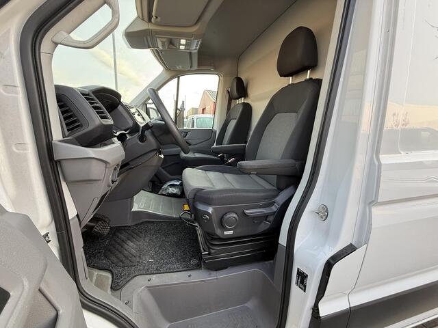 Volkswagen CRAFTER 35 2.0 TDI L3H3 Highline 180PK Automaat LED-koplamp, comfort stoel,NAVI NL-auto