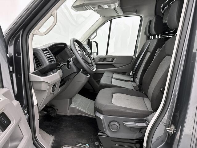 Volkswagen CRAFTER 35 2.0 TDI L3H3 177PK DSG Navigatie full map Achteruitrijcamera Betimmering Cruise control