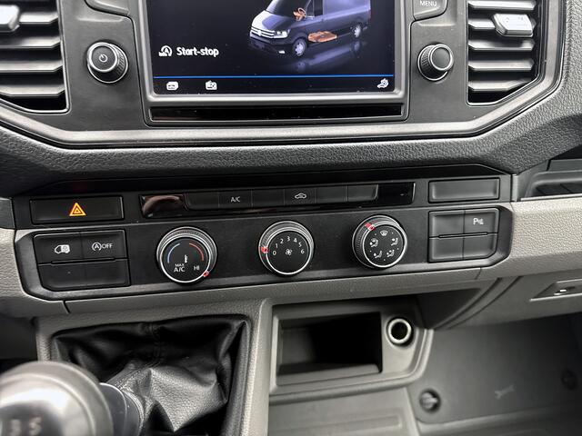 Volkswagen CRAFTER 35 2.0 TDI L3H3 Navigatie Inrichting Achteruitrijcamera met sensoren Cruise control