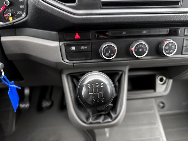 Volkswagen CRAFTER 35 2.0 TDI L3H3 Navigatie Inrichting Achteruitrijcamera met sensoren Cruise control
