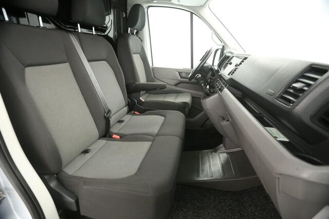 Volkswagen CRAFTER 35 2.0 TDI L3H3 140PK 3000kg Trekgew. Trekhaak Airco Camera Cruise Carplay Navi PDC 3 Persoons