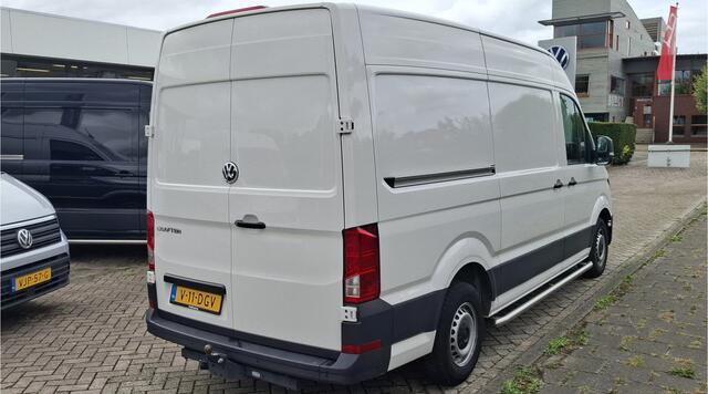 Volkswagen CRAFTER 35 2.0 TDI L3H3 Comfortline 140 pk Automaat / Trekhaak / Navigatie