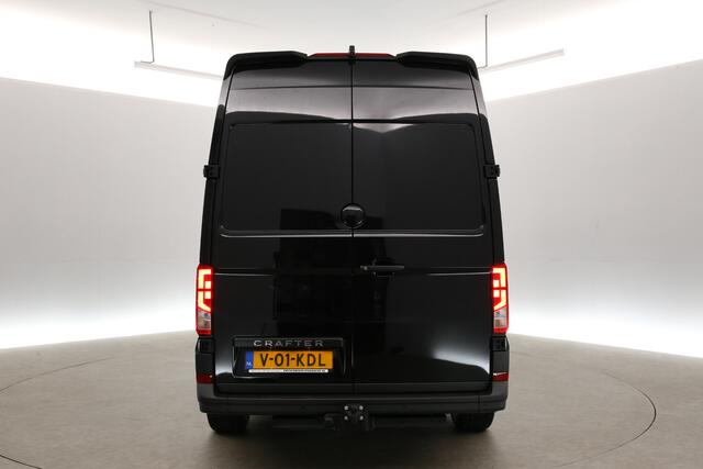 Volkswagen CRAFTER 2.0 TDI DSG HERO EDITION L3H3 | FACELIFT MODEL | BPM VRIJ | NIEUW 3000KG TREKHAAK VIRTUAL ADAPTIVE CRUISE LED 140PK CARPLAY 18"LMV