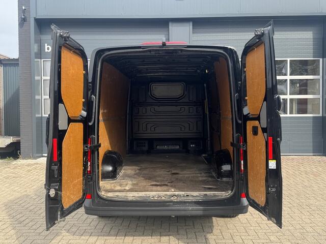 Volkswagen CRAFTER 2.0 TDI 102PK L3H2 GB / Airco / Navi by APP connect / Camera