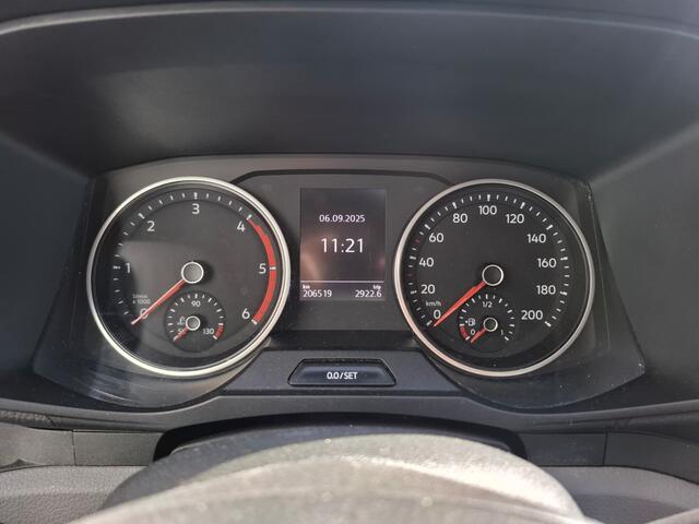 Volkswagen CRAFTER 35 2.0 TDI L3H3 Highline 3p. Navi Airco CruiseControl Verw.Voorruit Regensensor Pdc V+A SchuifdeurRechts Aut.Verlichting Start/Stop Elek.Ramen/Spiegels VerwamerbareSpiegels Verst.Stoel