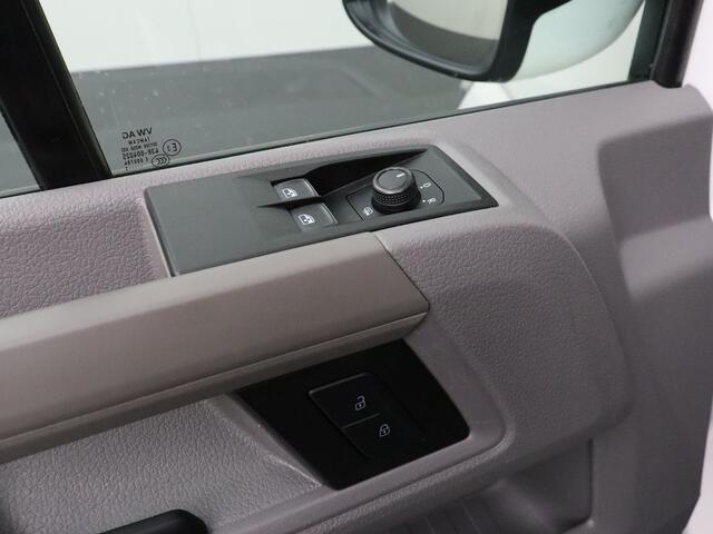Volkswagen CRAFTER 2.0TDI 140PK L3H3 Highline | Multimedia | Camera | Airco | Trekhaak