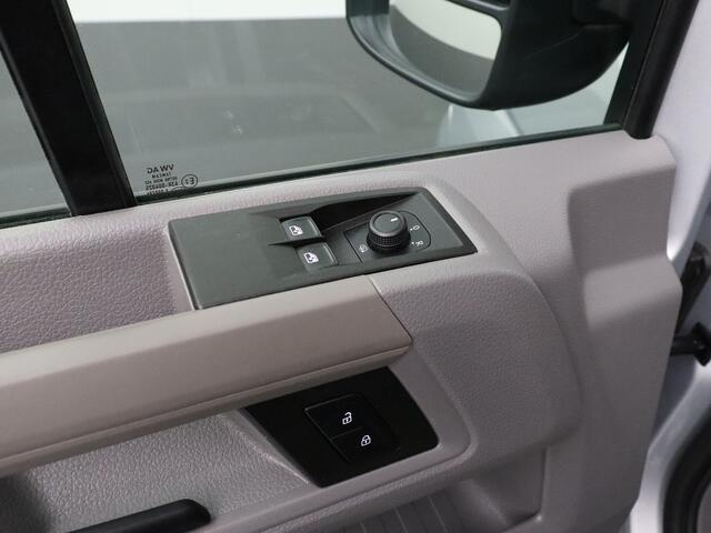 Volkswagen CRAFTER 2.0TDI L3H3 Highline | Navigatie | Camera | Airco | 3-Persoons | Betimmering