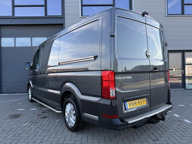 Volkswagen CRAFTER 35 2.0 TDI L3H2 Highline 177PK ?Automaat ?Full LED ?Navigatie ?Airco ?Adapt. Cruise ?Camera ?Massagestoel ?Parkeersensoren ?Dubbele Schuifdeur ?Trekhaak