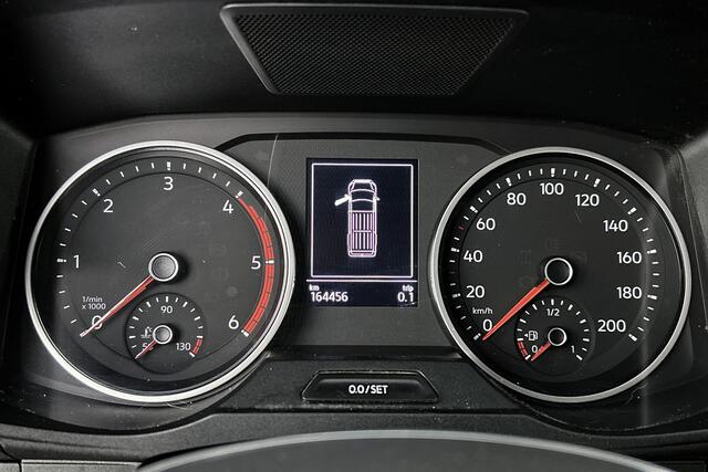 Volkswagen CRAFTER 35 2.0 TDI 177 PK L3H2 Highline | Dubbele schuifdeur | Led | Camera | Parkeersensoren | Trekhaak | Navigatie | Airco