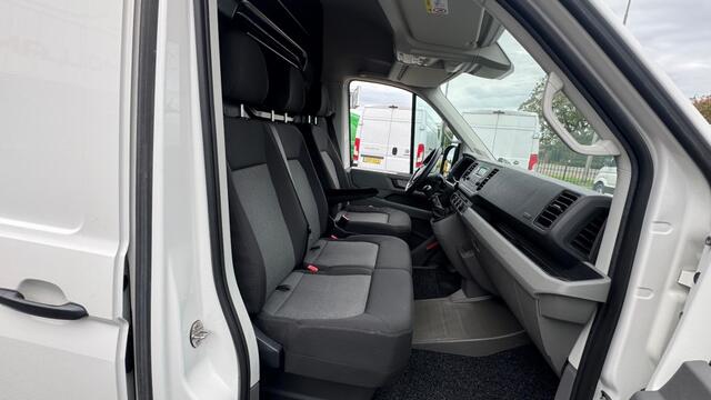 Volkswagen CRAFTER 2.0 TDI 130KW 177PK L3H3 EURO 6 3500KG TREKGEWICHT/ AIRCO/ TREKHAAK/ CRUISE CONTROL/ 100% DEALERONDERHOUDEN