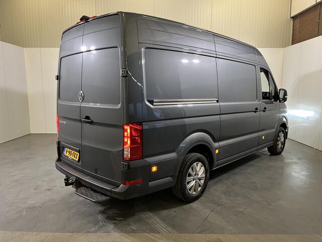 Volkswagen CRAFTER 35 2.0 TDI L3H3 Highline / AUTOMAAT/ GARANTIE TM 05-2028/ 140 PK/ TREKHAAK/ 3 PERSOONS/ CAMERA/ PARK. SENSOREN/ ERGO COMFORT/ LED/ PARK. ASSIST/ VOORRUIT VERWARM./ ADAPT. CRUISE/ APP CONNECT/ NAVI/ AIRCO/ DAB/ 17" LM