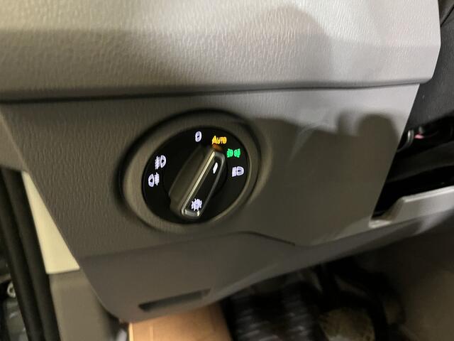 Volkswagen CRAFTER 35 2.0 TDI L3H3 Highline / AUTOMAAT/ GARANTIE TM 05-2028/ 140 PK/ TREKHAAK/ 3 PERSOONS/ CAMERA/ PARK. SENSOREN/ ERGO COMFORT/ LED/ PARK. ASSIST/ VOORRUIT VERWARM./ ADAPT. CRUISE/ APP CONNECT/ NAVI/ AIRCO/ DAB/ 17" LM