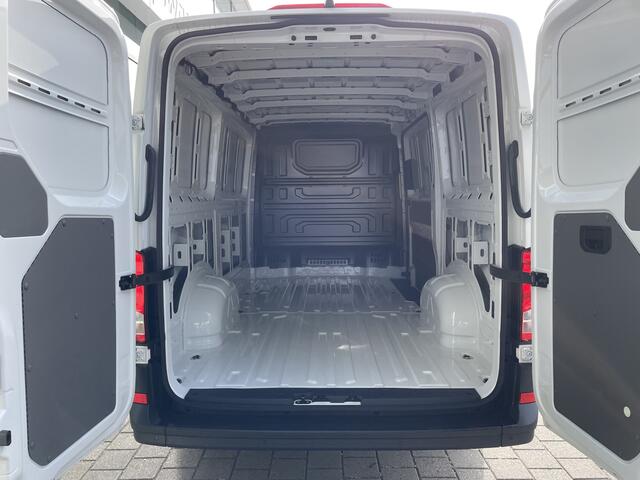 Volkswagen CRAFTER 30 2.0 TDI L3H2 Highline 140pk Auto | Camera | App connect