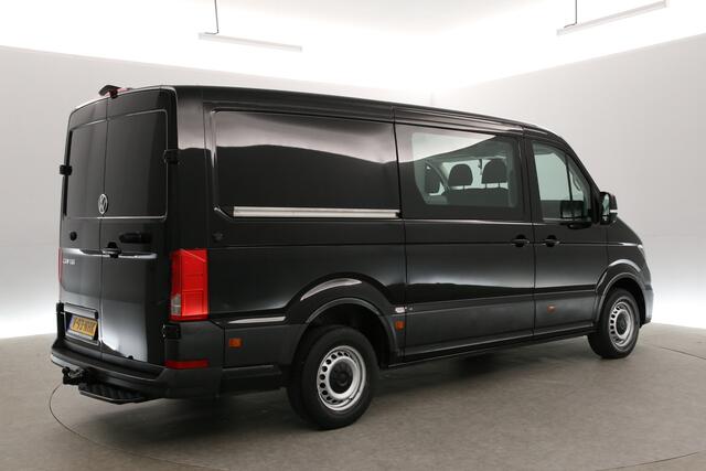 Volkswagen CRAFTER 35 2.0 TDI L3H2 | 140PK | DC | 7-Zits | 3000kg Trekhaak | Automaat | Airco | Cruise | Camera | Carplay | Parkeersens.