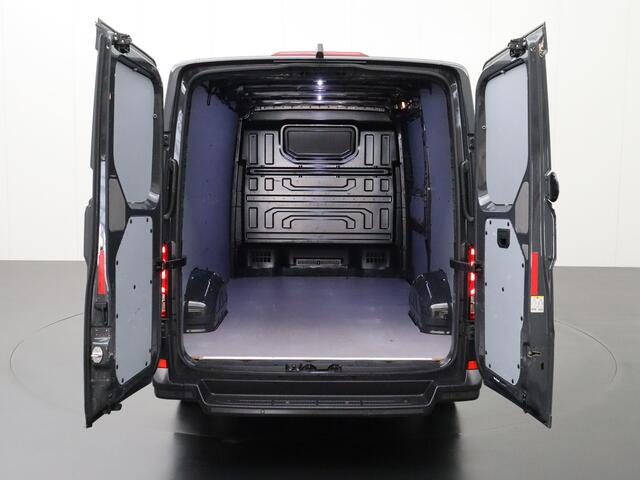 Volkswagen CRAFTER 2.0TDI 140PK L3H2 Highline V-Edition | Navigatie | Camera | Airco | Cruise | Betimmering
