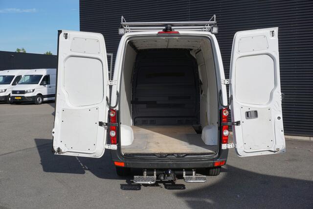 Volkswagen CRAFTER 35 | 2.0 TDI | L2H2 | Airco | Cruise | Camera | Trekhaak | Imperiaal | Stoelverwarming