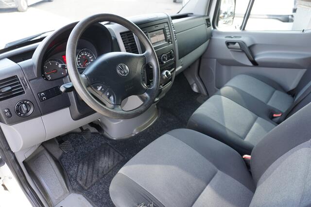 Volkswagen CRAFTER 35 | 2.0 TDI | L2H2 | Airco | Cruise | Camera | Trekhaak | Imperiaal | Stoelverwarming