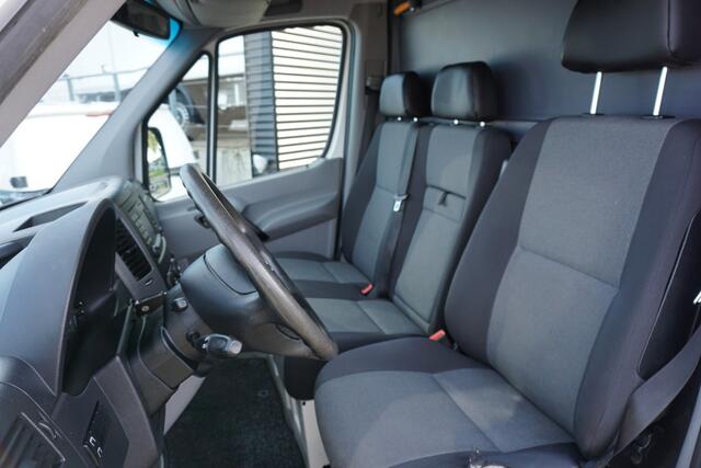 Volkswagen CRAFTER 35 | 2.0 TDI | L2H2 | Airco | Cruise | Camera | Trekhaak | Imperiaal | Stoelverwarming