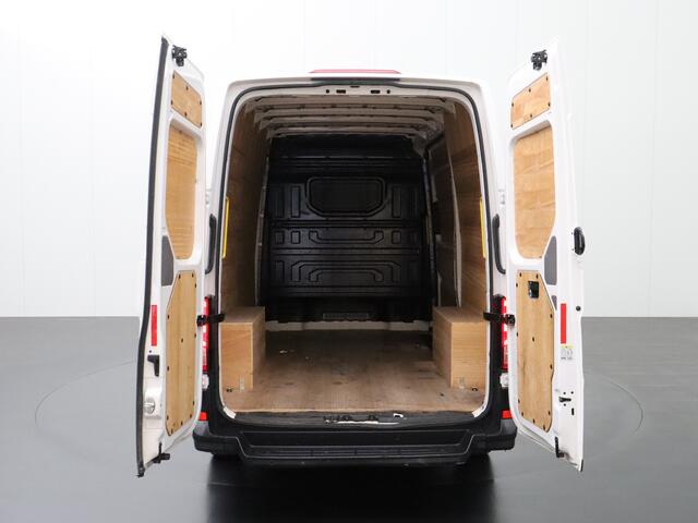 Volkswagen CRAFTER 2.0TDI 140PK L3H3 | Multimedia | 3-Persoons | Airco | Cruise | Betimmering