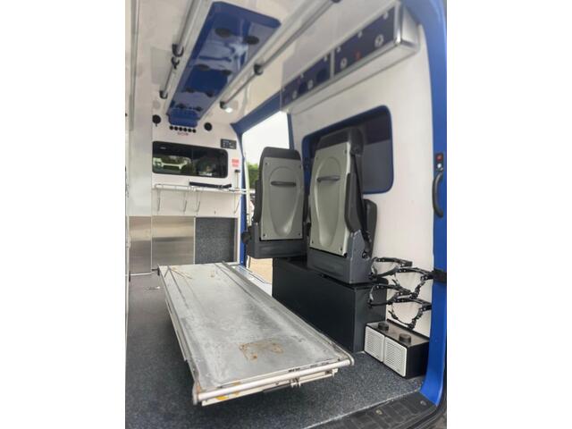 Volkswagen CRAFTER 35 L2H2 Ambulance Diesel 3500 kg!
