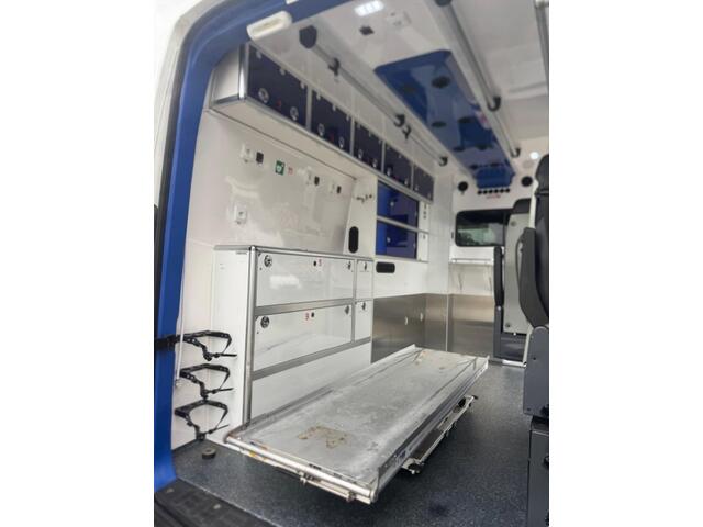 Volkswagen CRAFTER 35 L2H2 Ambulance Diesel 3500 kg!