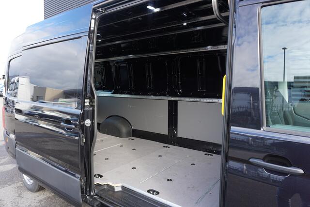 Volkswagen CRAFTER 35 | L4H3 | App-Connect | Cruise | Camera | LED | Navi | Stuur- en Stoelverwarming