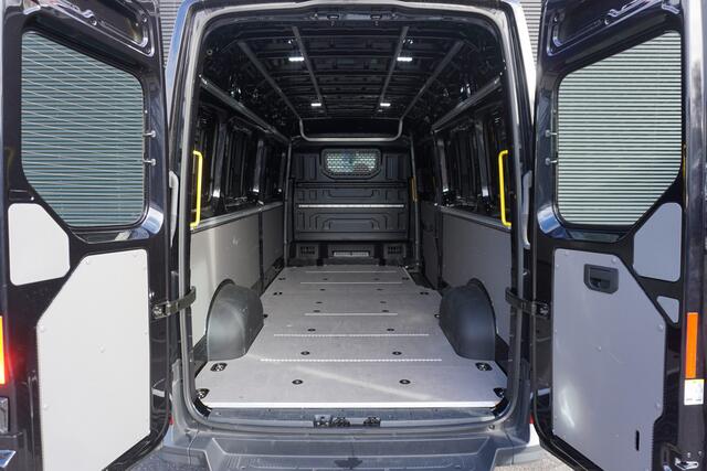 Volkswagen CRAFTER 35 | L4H3 | App-Connect | Cruise | Camera | LED | Navi | Stuur- en Stoelverwarming