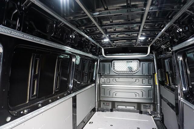 Volkswagen CRAFTER 35 | L4H3 | App-Connect | Cruise | Camera | LED | Navi | Stuur- en Stoelverwarming