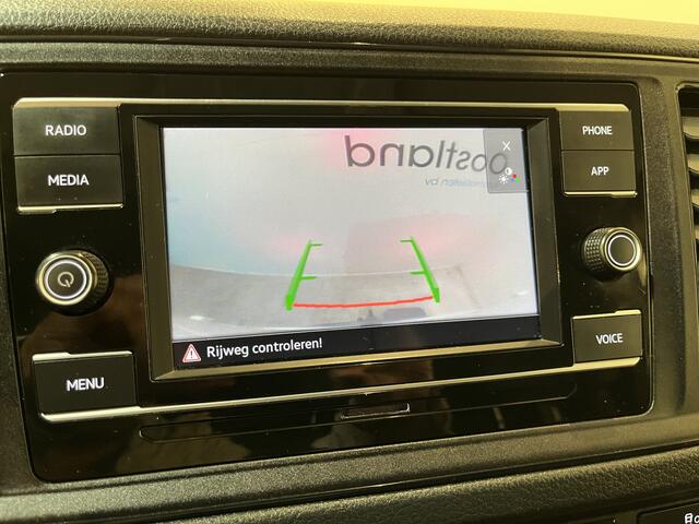 Volkswagen CRAFTER 35 2.0 TDI L3H3 140 PK Automaat / Euro 6 / Airco / Trekhaak 3000 KG / Cruise Control / Camera / CarPlay / 3-Zits / 83.000 KM !!