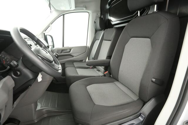 Volkswagen CRAFTER 30 2.0 TDI L3H3 | 140PK | MARGE | 3000kg Trekgew. | Airco | Camera | Carplay | Cruise | 3-Zits