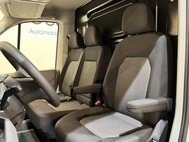 Volkswagen CRAFTER 2.0 TDI L3H2 140 PK Automaat / Euro 6 / Airco / Cruise Control / Camera / CarPlay / 3-Zits / 18.500 KM !!