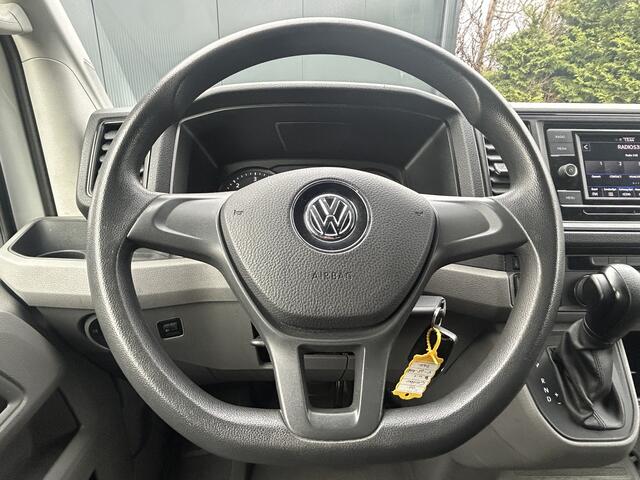 Volkswagen CRAFTER 2.0 TDI 141 PK / DSG AUTOMAAT / L3H3 / 3 TONS TREKHAAK / AIRCO / CRUISE / CAMERA / 3-ZITS