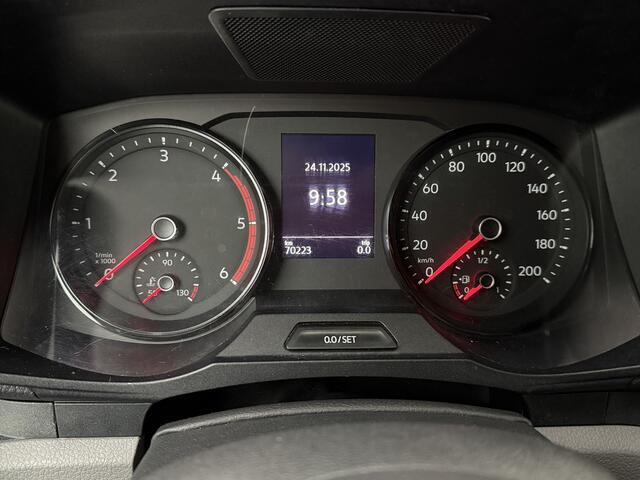 Volkswagen CRAFTER 2.0TDI L3H3 Imperiaal | Trekhaak | Werkplaats | Navigatie | Airco | Cruise | 3-Persoons | Betimmering