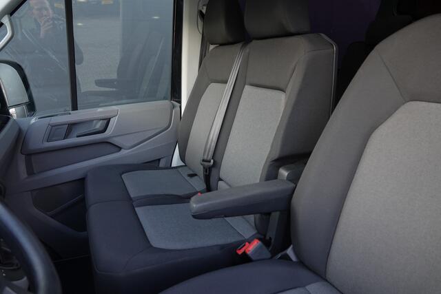 Volkswagen CRAFTER L3H2 | 2.0Tdi 140Pk Aut. | 35 | Dubbele Cabine | 6-Persoons | Trekhaak | 17'' | Deepblack